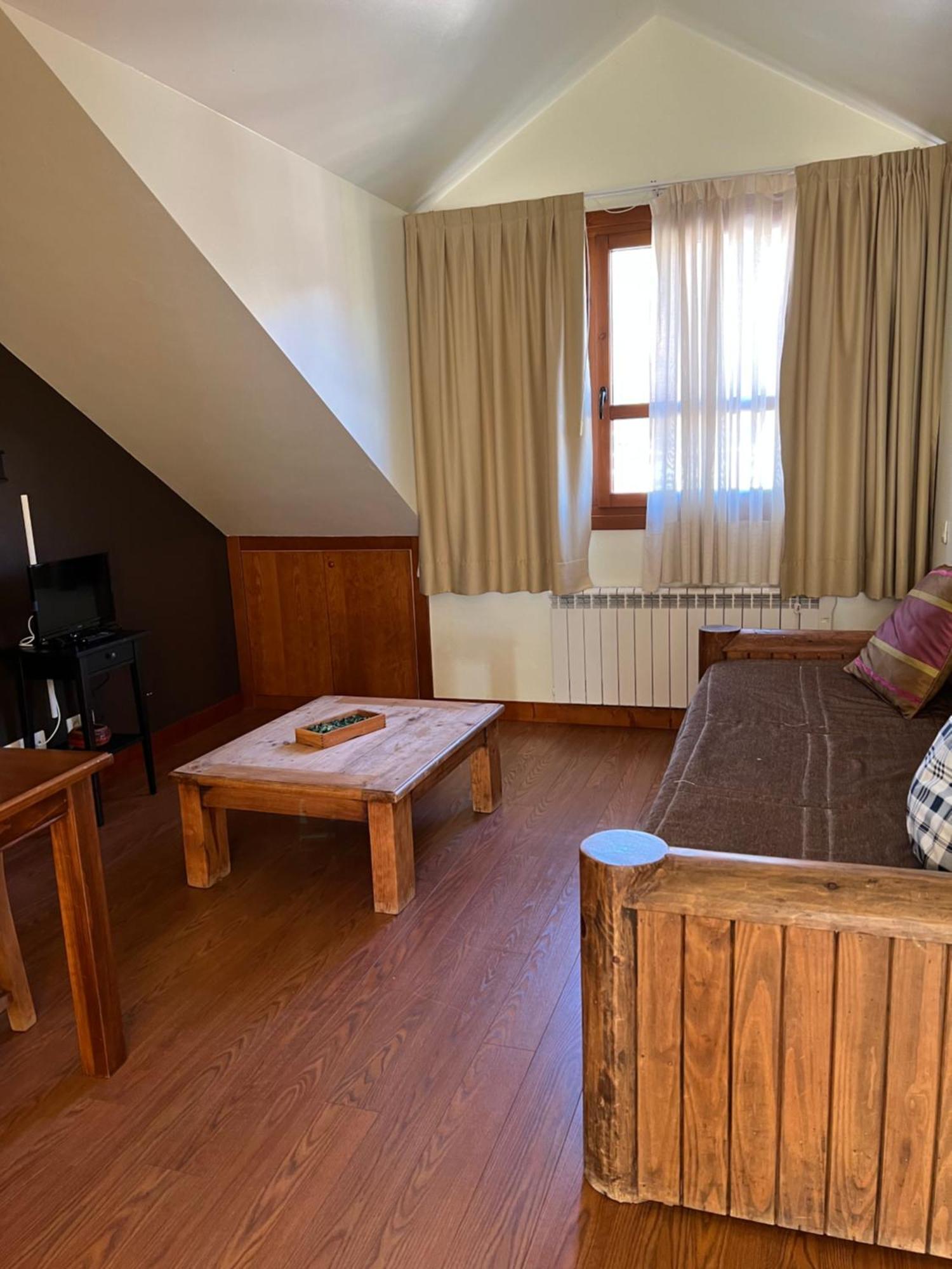 Apartamentos Cuirgu 펠레초사 외부 사진